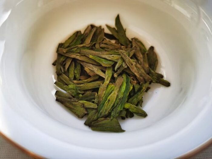 shangtianzhu dragon well dried tea leaves